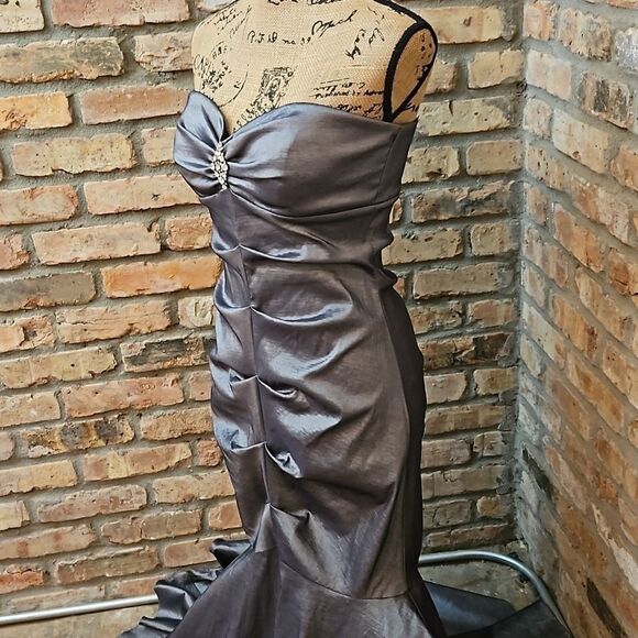 Xscape by Joanna Chen Pewter Ruched Gown - Bejeweled - Size 12 - Mermaidcore - Picture 6 of 13